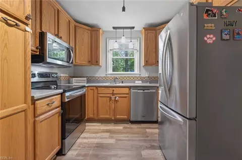 Kitchen - 8814 Commodore Dr, Norfolk, VA 23503 photo 2 of 4