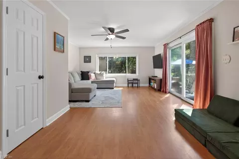 Living - 8814 Commodore Dr, Norfolk, VA 23503 photo 4 of 4