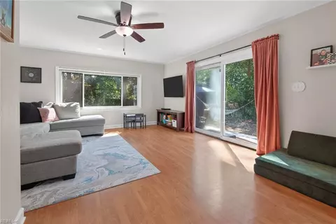 Living - 8814 Commodore Dr, Norfolk, VA 23503 photo 2 of 4