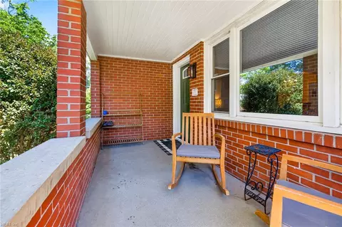 Exterior - 8814 Commodore Dr, Norfolk, VA 23503 photo 5 of 10