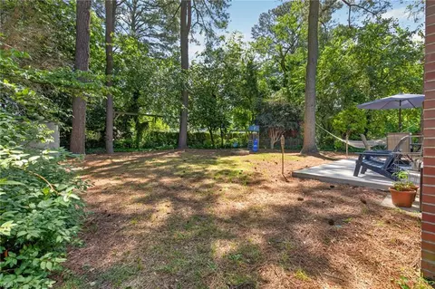 Exterior - 8814 Commodore Dr, Norfolk, VA 23503 photo 7 of 10