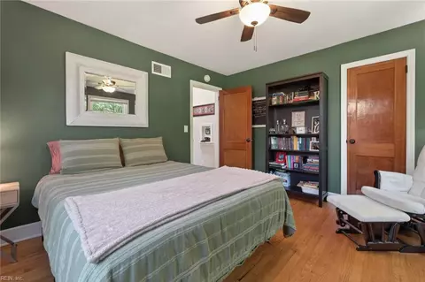 Bedroom - 8814 Commodore Dr, Norfolk, VA 23503 photo 4 of 9