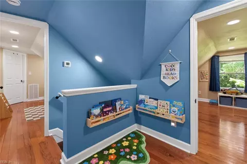 Entry Way - 8814 Commodore Dr, Norfolk, VA 23503 photo 5 of 5