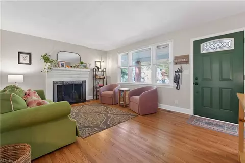 Entry Way - 8814 Commodore Dr, Norfolk, VA 23503 photo 1 of 5