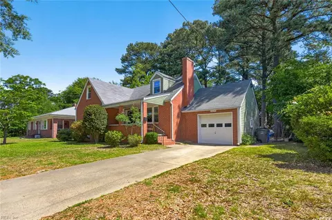 Exterior - 8814 Commodore Dr, Norfolk, VA 23503 photo 4 of 10