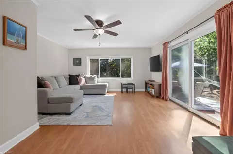 Living - 8814 Commodore Dr, Norfolk, VA 23503 photo 3 of 4