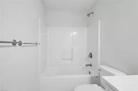 Bath - 8536 Orcutt Ave, Hampton, VA 23605 photo 2 of 3
