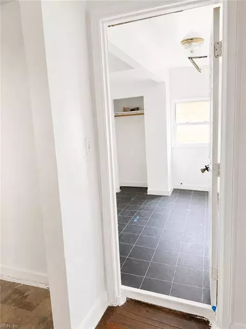 2420 Middle Ave, Norfolk, VA 23504 photo 5
