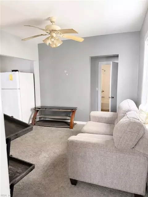 2420 Middle Ave, Norfolk, VA 23504 photo 4