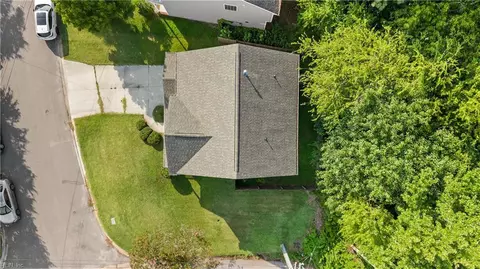 View/Area - 7104 Clarion Ln, Norfolk, VA 23513 photo 3 of 5