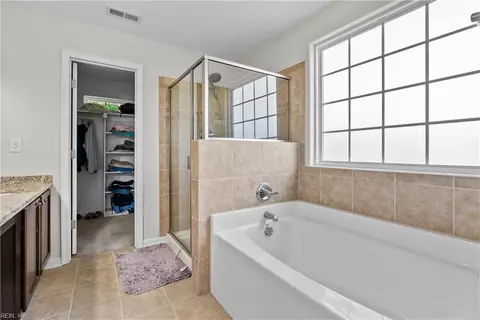 Bath - 7104 Clarion Ln, Norfolk, VA 23513 photo 3 of 4