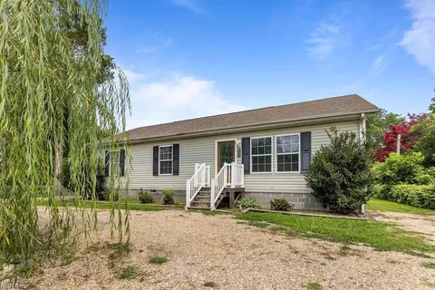 Exterior - 402 E Main St, Wakefield, VA 23888 photo 3 of 3