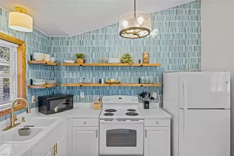 Kitchen - 2027 Hampton St, Kill Devil Hills, NC 27948 photo 3 of 3