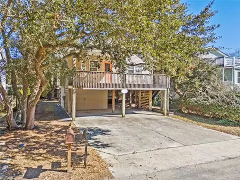 Exterior - 2027 Hampton St, Kill Devil Hills, NC 27948 photo 2 of 11