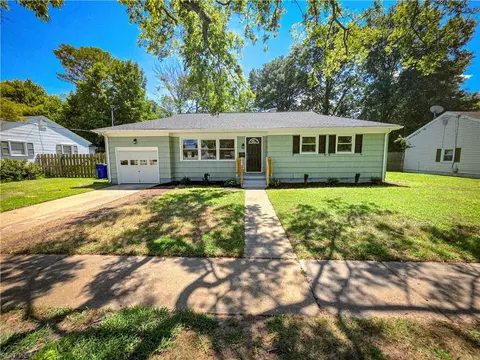 Exterior - 1425 Sunset Dr, Norfolk, VA 23503 photo 2 of 6