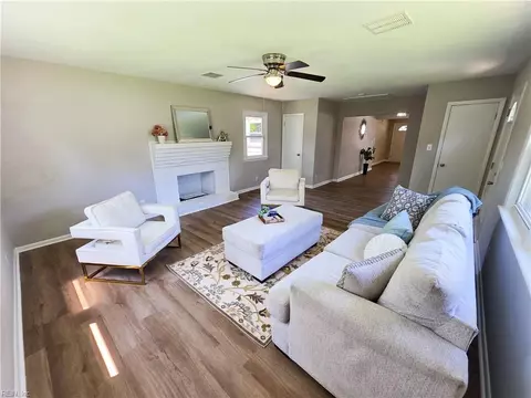 Living - 1425 Sunset Dr, Norfolk, VA 23503 photo 4 of 4