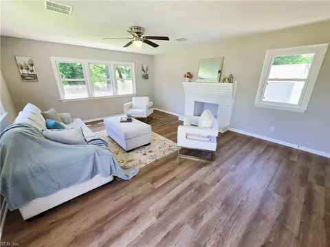 Living - 1425 Sunset Dr, Norfolk, VA 23503 photo 3 of 4