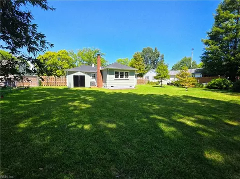 Exterior - 1425 Sunset Dr, Norfolk, VA 23503 photo 4 of 6