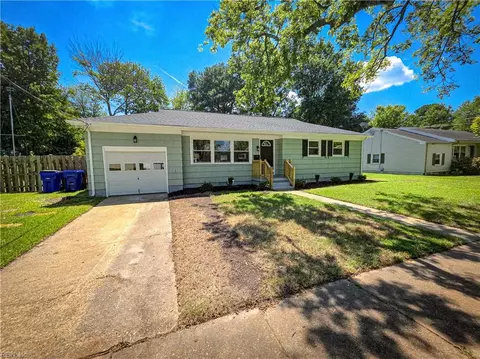 Exterior - 1425 Sunset Dr, Norfolk, VA 23503 photo 1 of 6