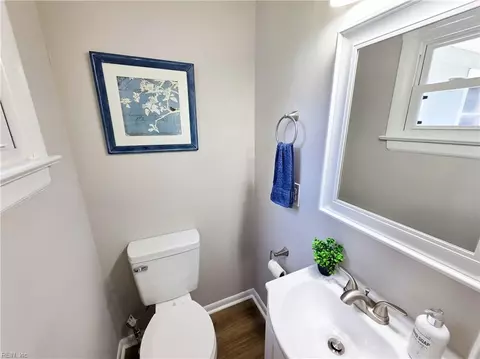 Bath - 1425 Sunset Dr, Norfolk, VA 23503 photo 1 of 4