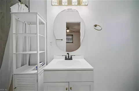 Bath - 3532 Evangeline St, Norfolk, VA 23502 photo 1 of 6