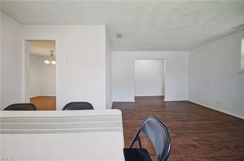 Living - 3532 Evangeline St, Norfolk, VA 23502 photo 4 of 4