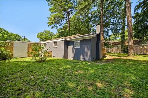 Exterior - 3532 Evangeline St, Norfolk, VA 23502 photo 10 of 11