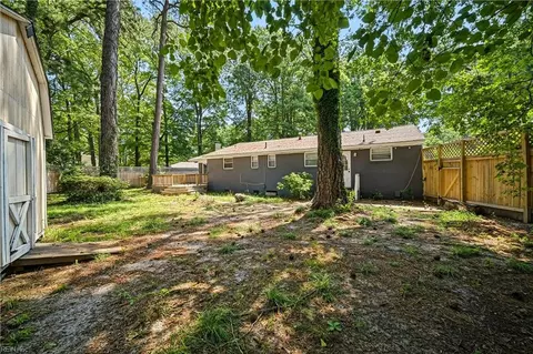 Exterior - 3532 Evangeline St, Norfolk, VA 23502 photo 8 of 11