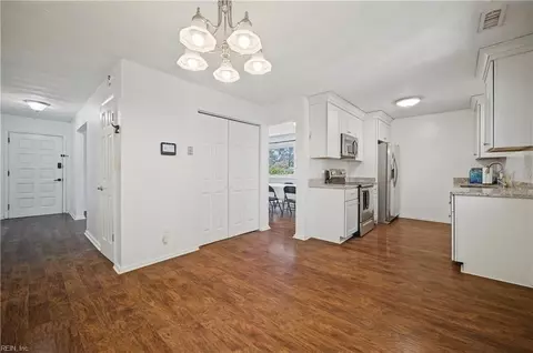 Entry Way - 3532 Evangeline St, Norfolk, VA 23502 photo 1 of 2