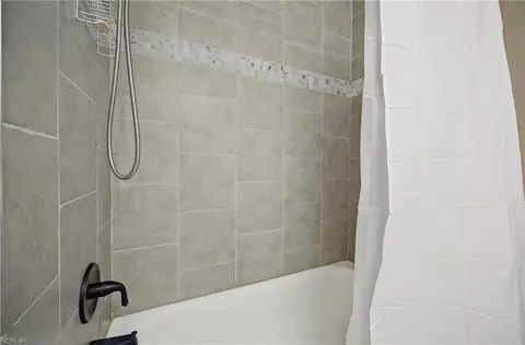 Bath - 3532 Evangeline St, Norfolk, VA 23502 photo 6 of 6