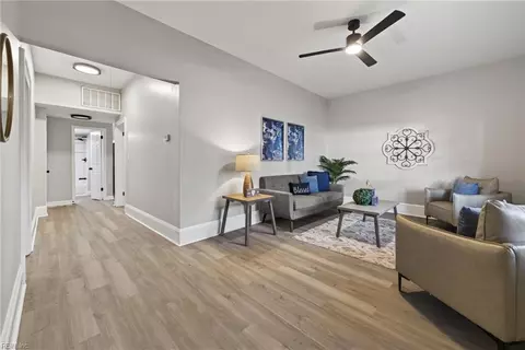 Entry Way - 421 Jackson St, Suffolk, VA 23434 photo 1 of 2