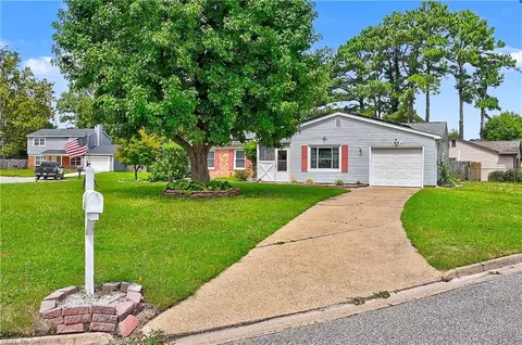 5848 Beechwalk Dr, Virginia Beach, VA 23464
