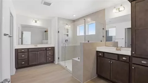 Bath - 12169 Ava Ln, Windsor, VA 23487 photo 3 of 5