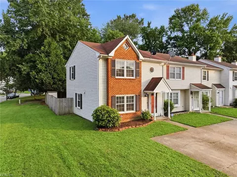 1923 Devonwood Cmn Cmn, Chesapeake, VA 23320