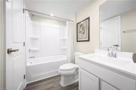 Bath - 168 Shipwright Ln, Suffolk, VA 23434 photo 1 of 2