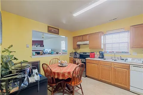 Kitchen - 969 Avenue E, Norfolk, VA 23513 photo 1 of 3