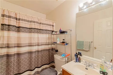 Bath - 969 Avenue E, Norfolk, VA 23513 photo 3 of 3