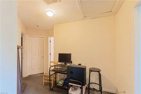 Entry Way - 969 Avenue E, Norfolk, VA 23513 photo 3 of 3