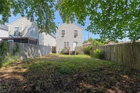 Exterior - 969 Avenue E, Norfolk, VA 23513 photo 4 of 4