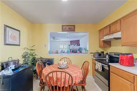 Kitchen - 969 Avenue E, Norfolk, VA 23513 photo 2 of 3