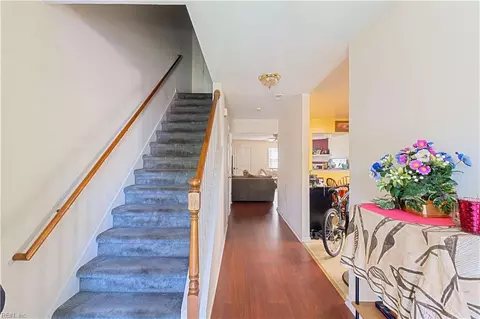 Entry Way - 969 Avenue E, Norfolk, VA 23513 photo 1 of 3