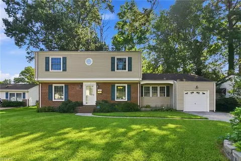 208 Great Hall Ct, Virginia Beach, VA 23452