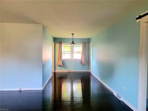 Living - 311 Hercules Dr, Hampton, VA 23669 photo 2 of 4