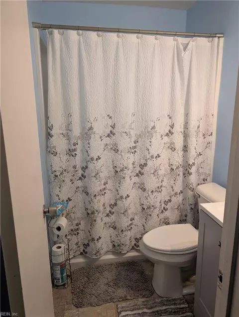 Bath - 311 Hercules Dr, Hampton, VA 23669 photo 2 of 2