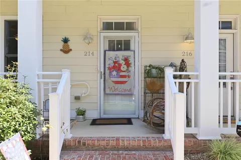 Exterior - 214 S 2nd St #C, Hampton, VA 23664 photo 6 of 7