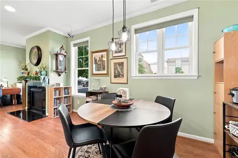 Dining - 214 S 2nd St #C, Hampton, VA 23664 photo 2 of 3