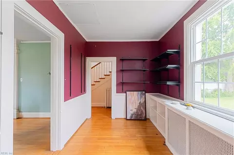 Entry Way - 268 E 40th St, Norfolk, VA 23504 photo 3 of 5