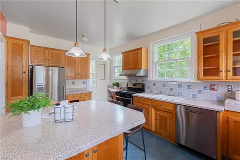 Kitchen - 268 E 40th St, Norfolk, VA 23504 photo 4 of 4
