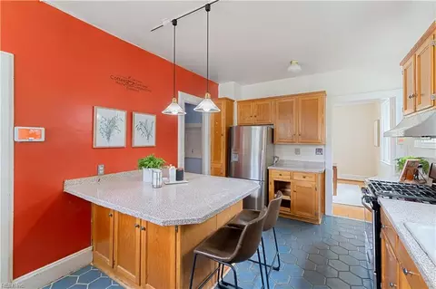 Kitchen - 268 E 40th St, Norfolk, VA 23504 photo 3 of 4