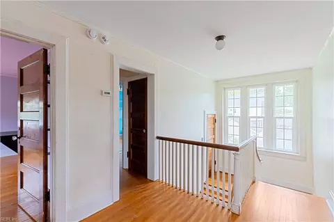 Entry Way - 268 E 40th St, Norfolk, VA 23504 photo 5 of 5